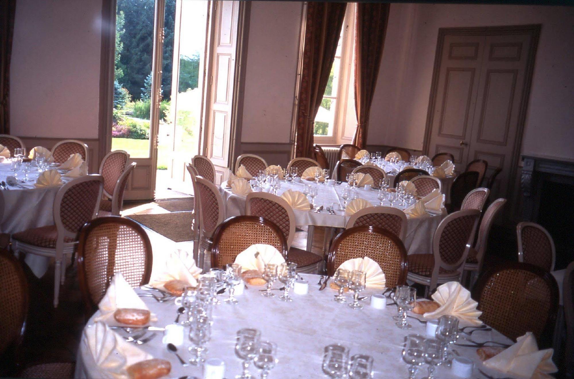 Chateau De La Foltiere Apartment Saint-Germain-en-Coglès Restaurant foto